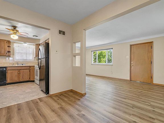 4th image of 4644 Holly Hills Ave