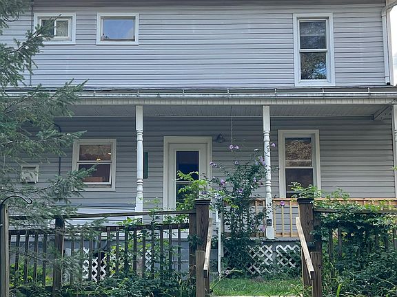 Back deck/ yard area
