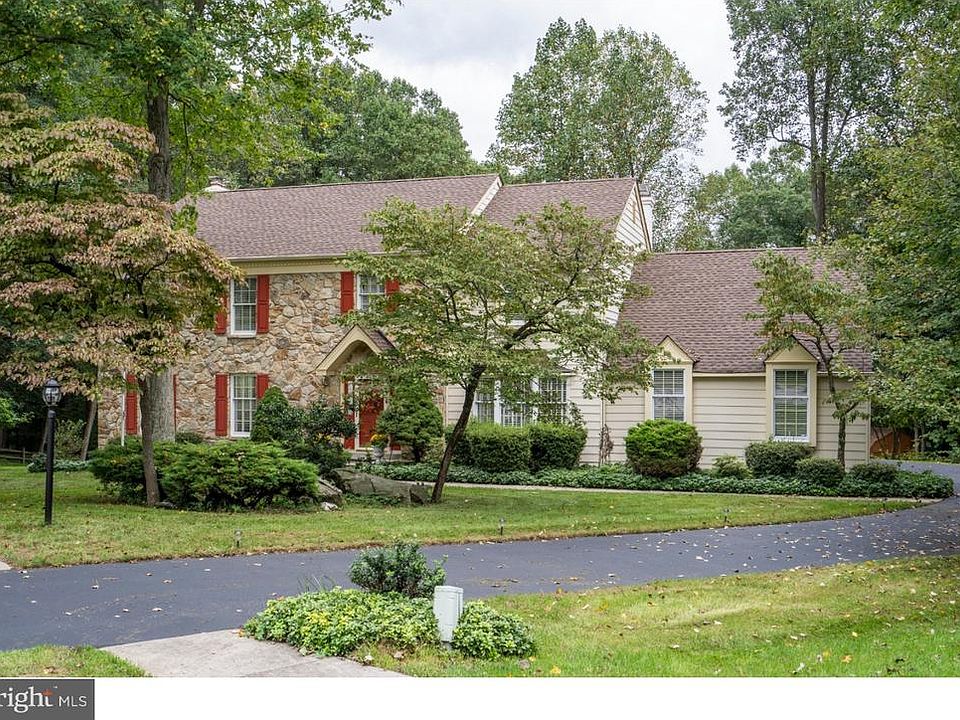 1st image of 105 Victoria Ct