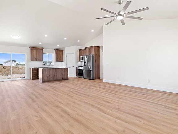 5th image of 3125 Orion Ave