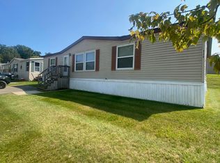 8356 Barkwood Cir, Fenton, MI 48430