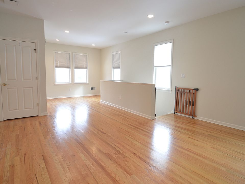 69 Murray Avenue