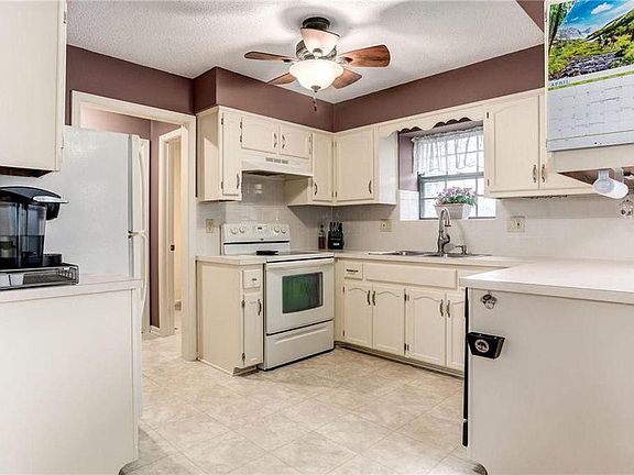 5th image of 10107 W 86th Ter