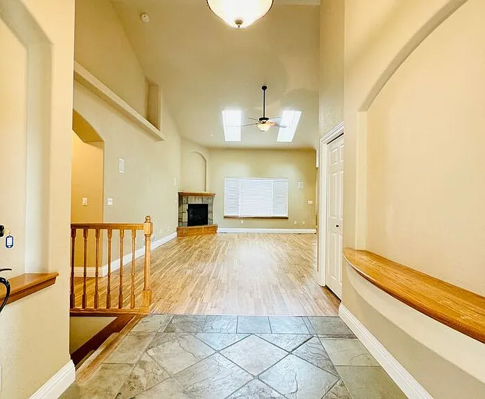 4960 Hornbeam Ct — Photo 3