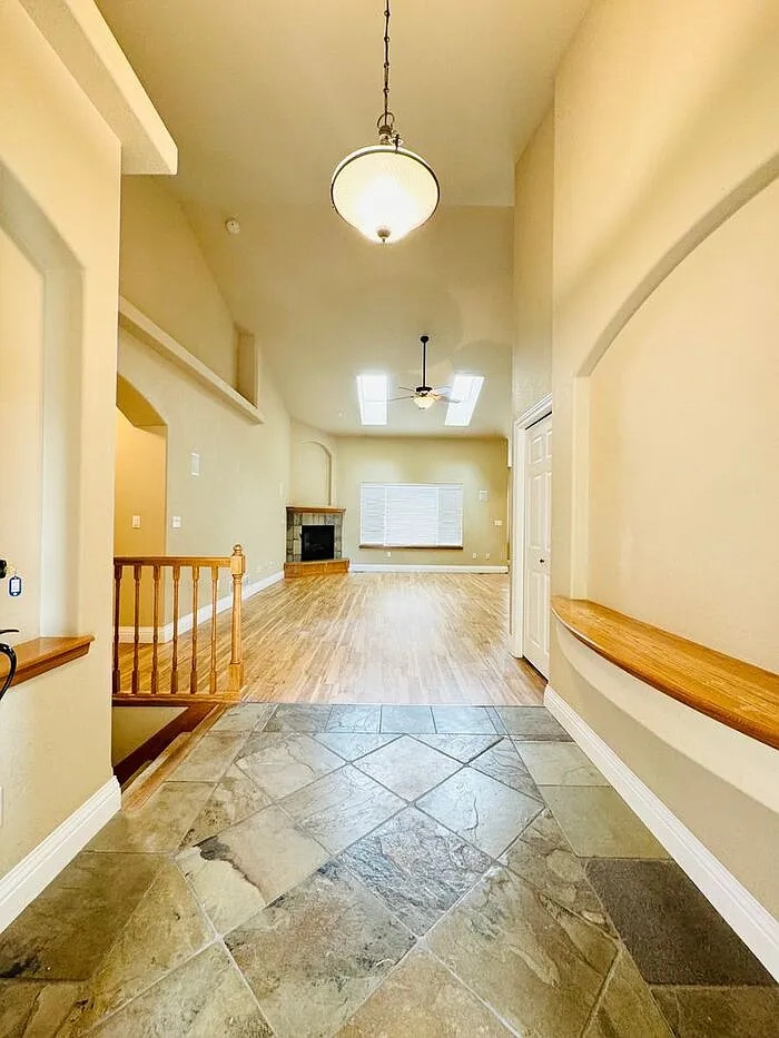 Building Photo - 4960 Hornbeam Ct