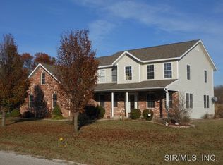 105 L J Ave, Gillespie, IL 62033