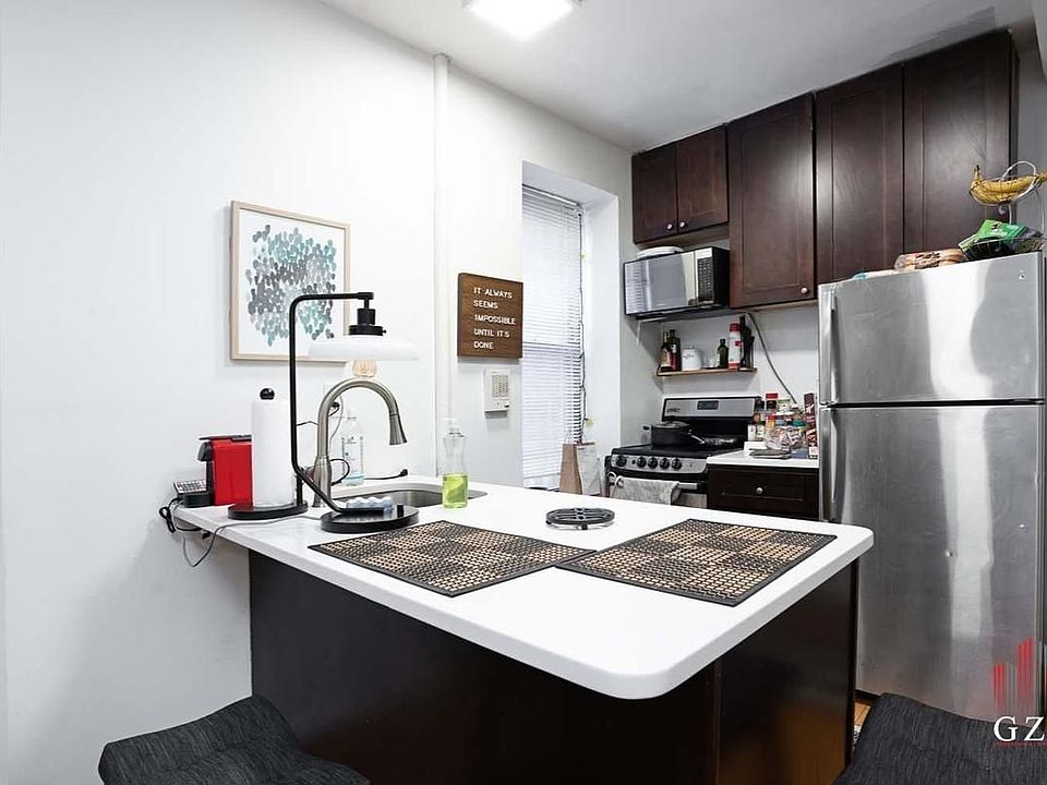 1st image of 320 E 109th St APT 1A