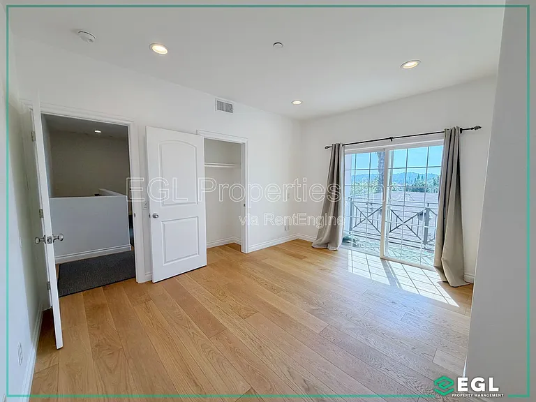 1521 S Hayworth Ave #102 — Photo 9