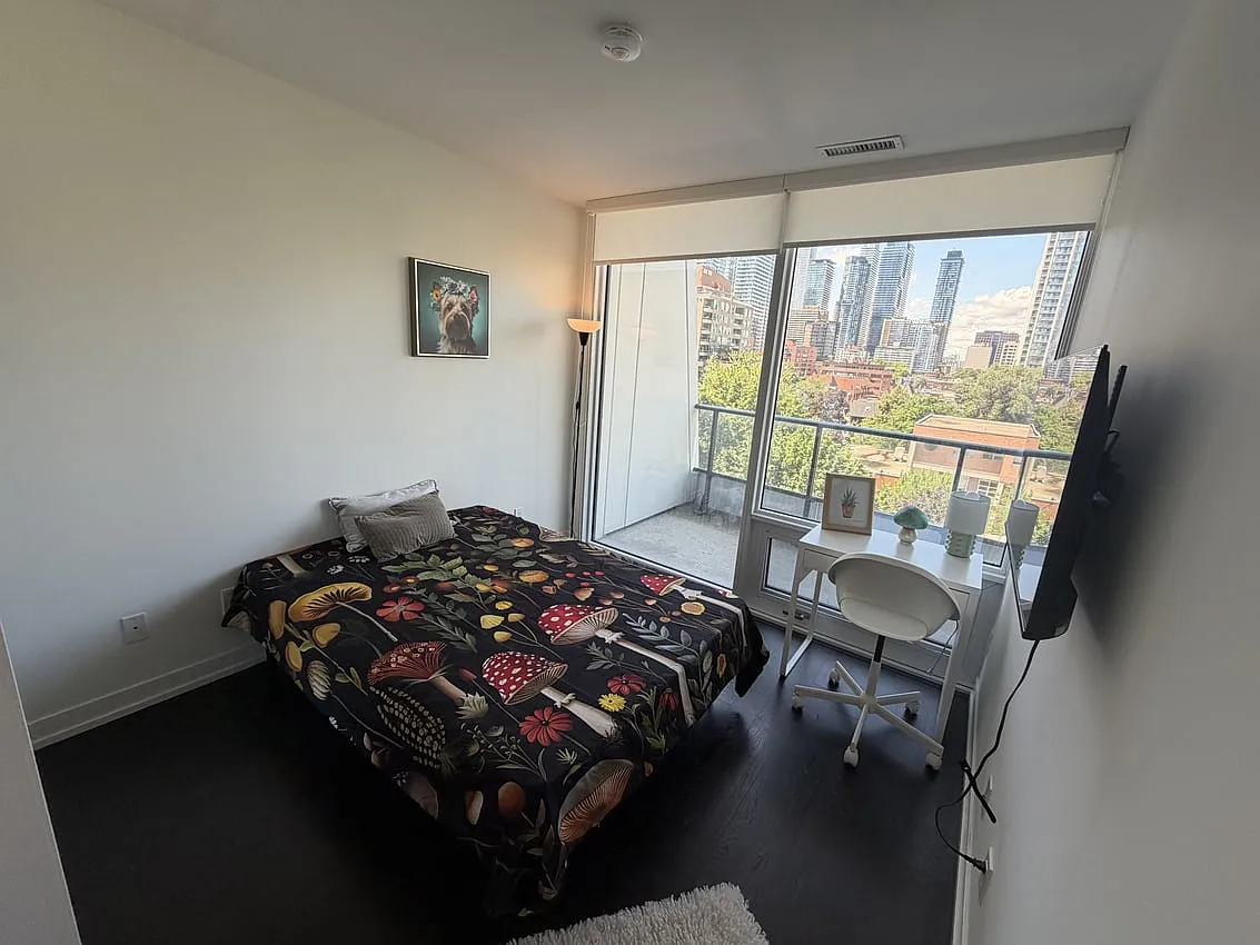 Master Room - Wood St & Church St — Photo 1