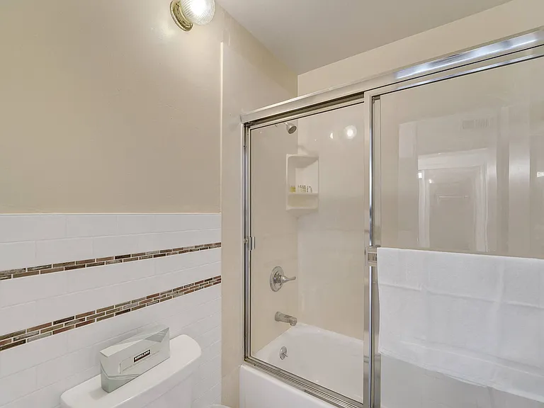 Berkeley Park Apartments — Photo 56