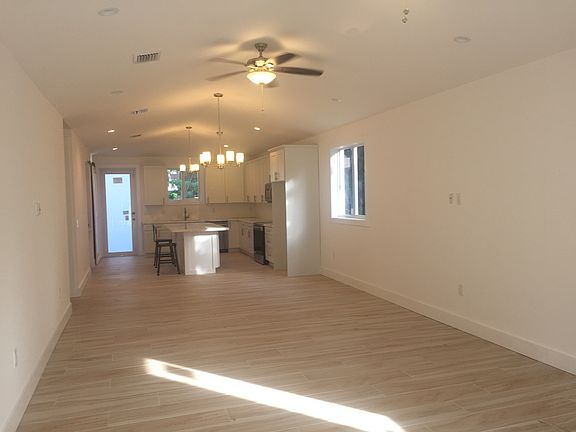 5th image of 163 Iroquois St