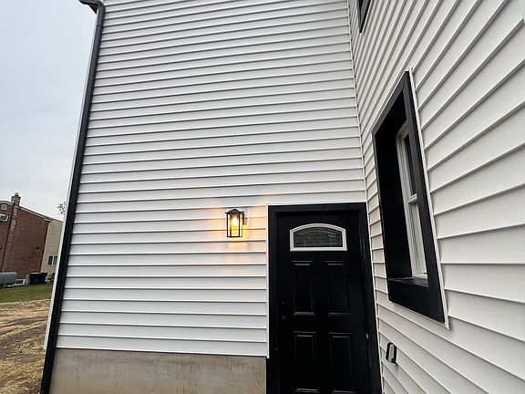 3rd image of 498 Lovett Ave Floor 2