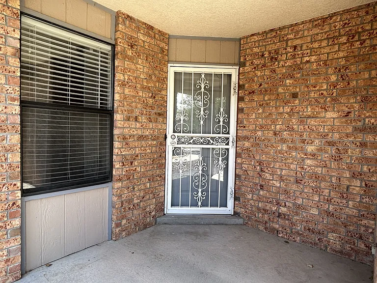 1974 Castillo Dr SW — Photo 4