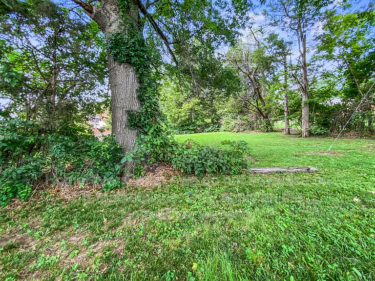 4344 Parallel Pkwy — Photo 17
