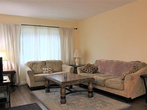 5th image of 841 Mayfair Cir