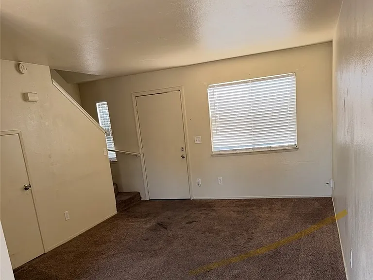 318 Gemini St — Photo 3