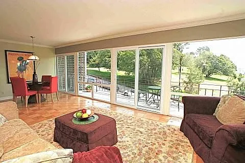 2121 Laguna St #200 photo 1