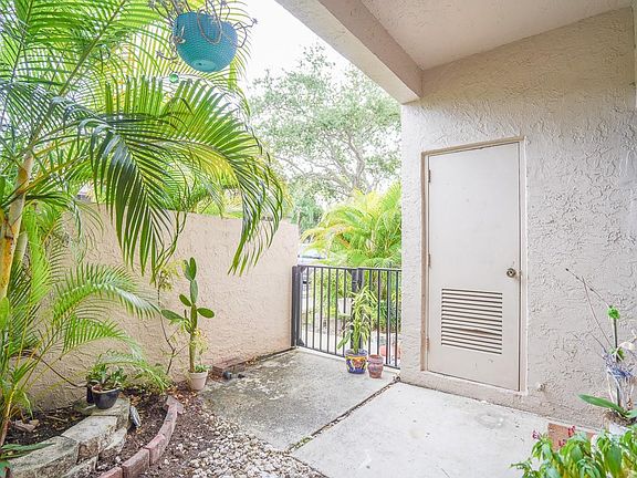 3rd image of 4105 NW 22nd Street #243E