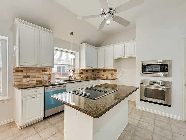 9301 Preston Trl — Photo 19