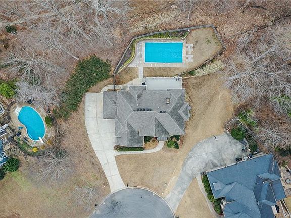 4th image of 803 Rocky Ridge Ct