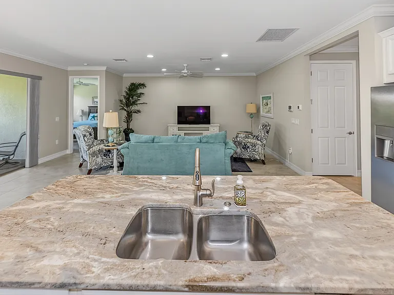 156 Ventosa Pl — Photo 10