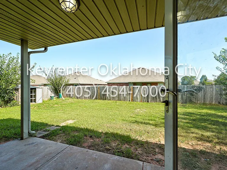 629 E Linden Ln — Photo 27