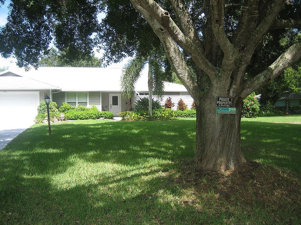 1st image of 214 NE Elm Ter
