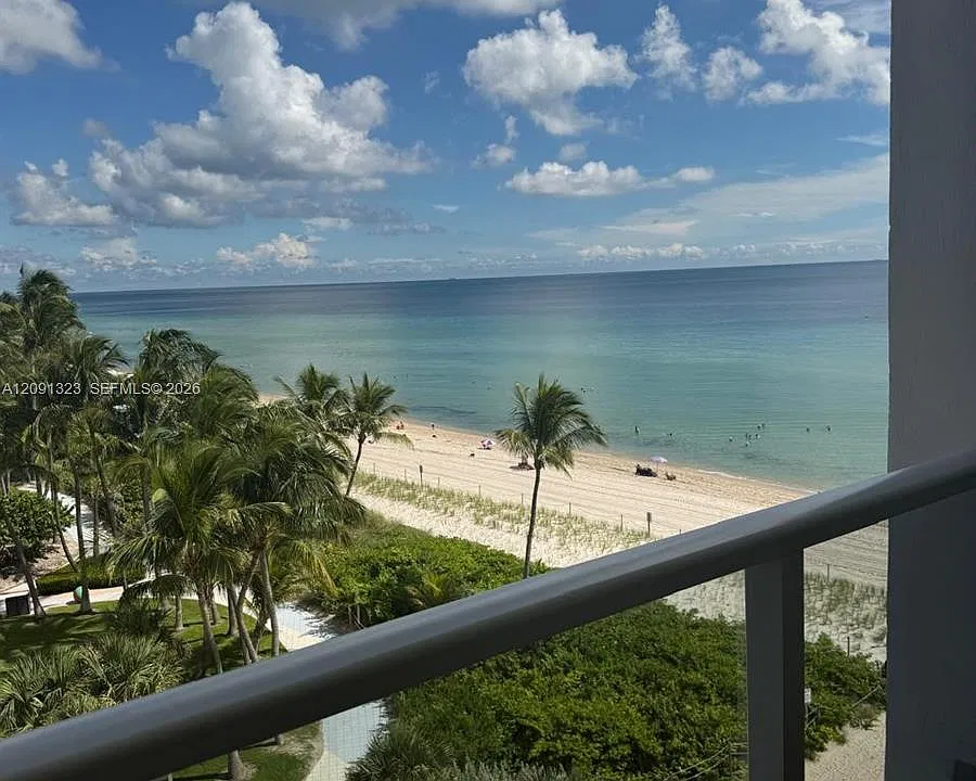 1890 S Ocean Dr #702