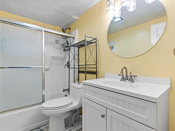 4th image of 9 Cynthia Dr APT 3
