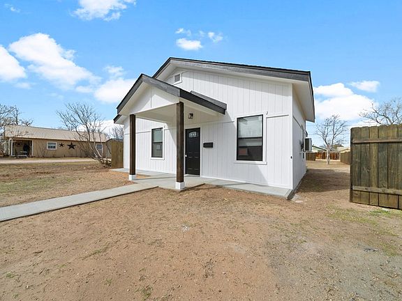 2nd image of 809 E 15th St