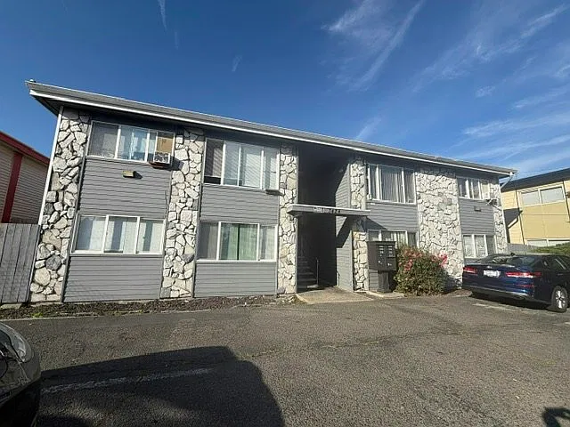 3424 South 146th Street, Unit 1 — Photo 1