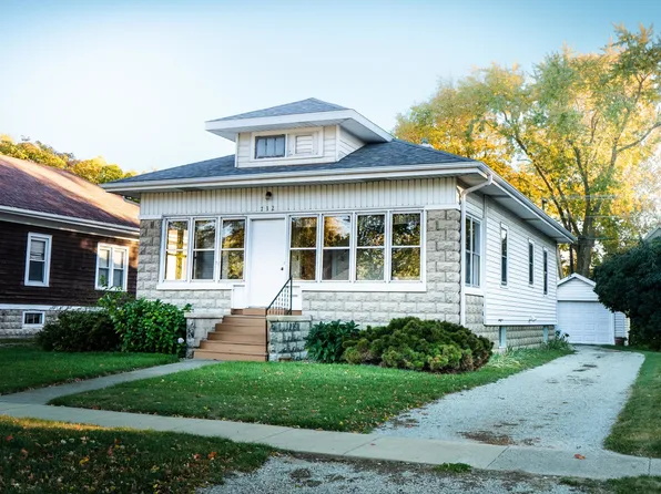 732 W Reynolds St, Pontiac, IL 61764