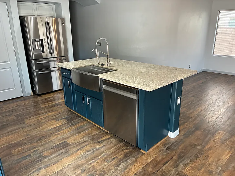 25550 W Pioneer St — Photo 10