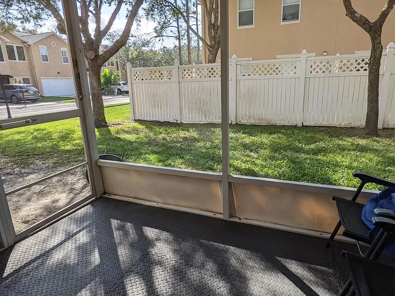 16302 Parkstone Palms Ct — Photo 34