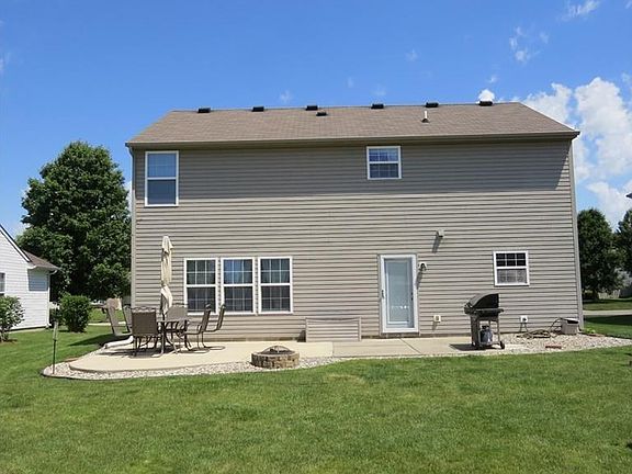 3rd image of 608 Breakers Ln