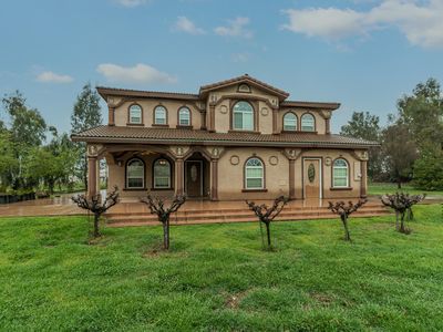 2091 E Nebraska Avenue, Dinuba, CA, 93618