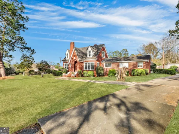 813 N Dixon St, Alma, GA 31510