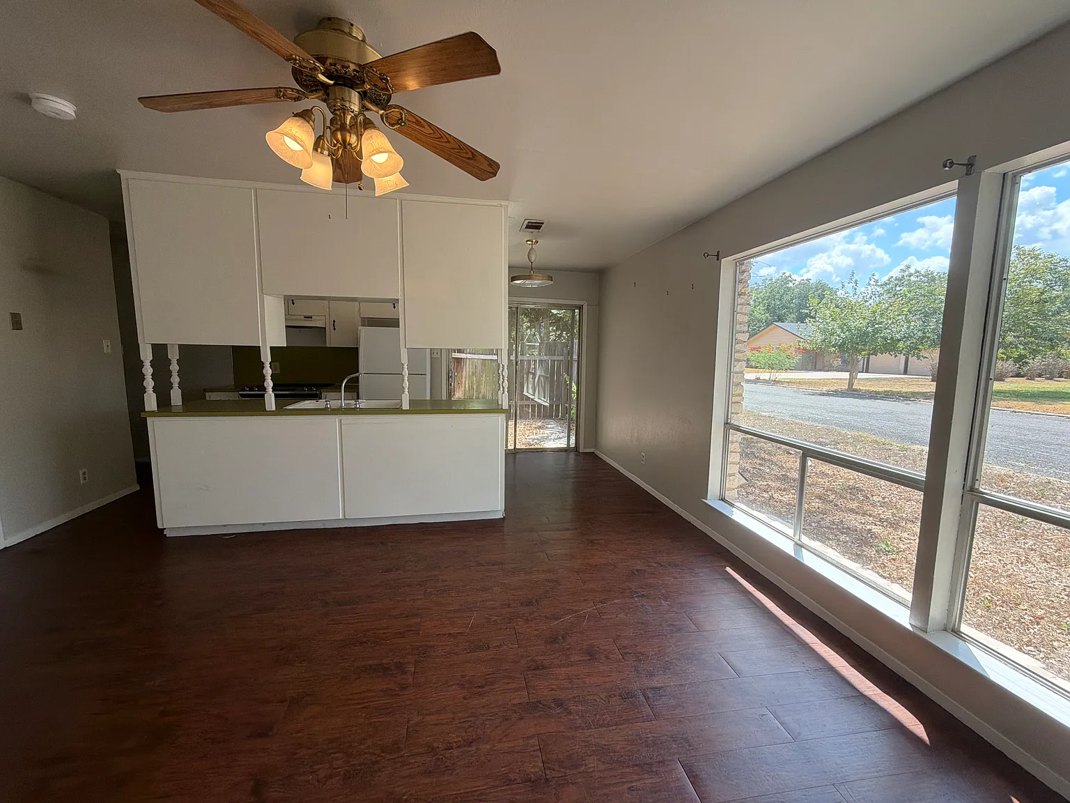 2 bed, $950 — Photo 3