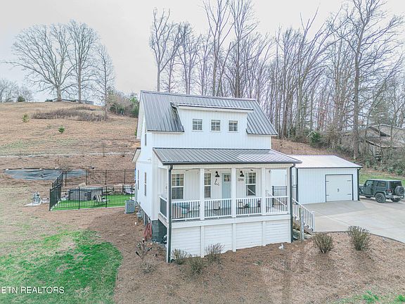 2nd image of 718 Offutt Rd