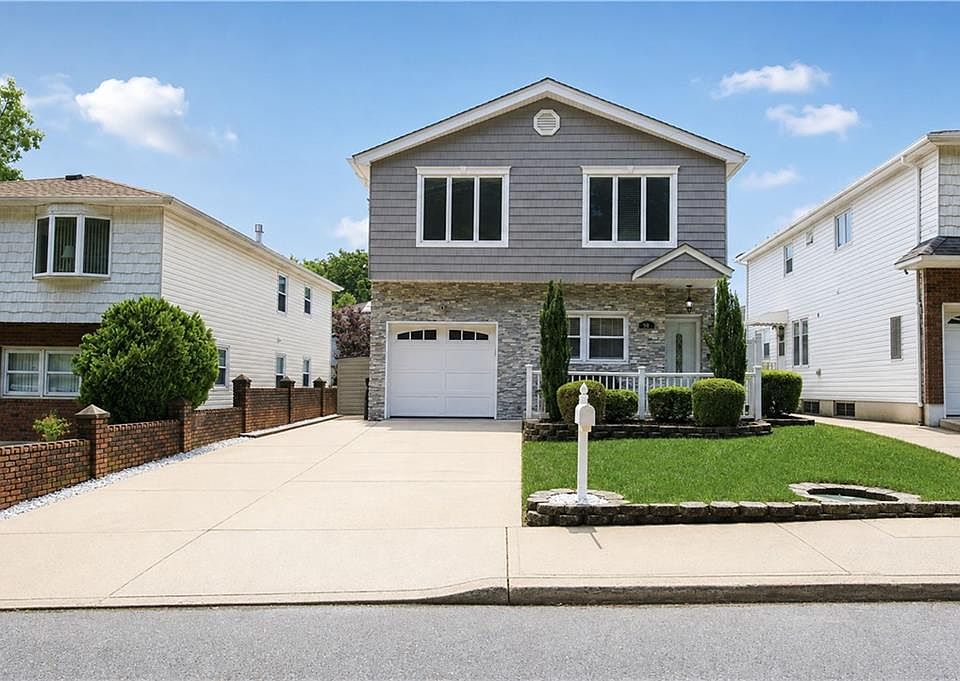 1st image of 58 Grantwood Ave