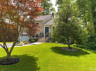 135 Lakeside Dr N, Piscataway, NJ