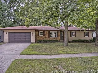 203 Barbara Dr, Mahomet, IL 61853