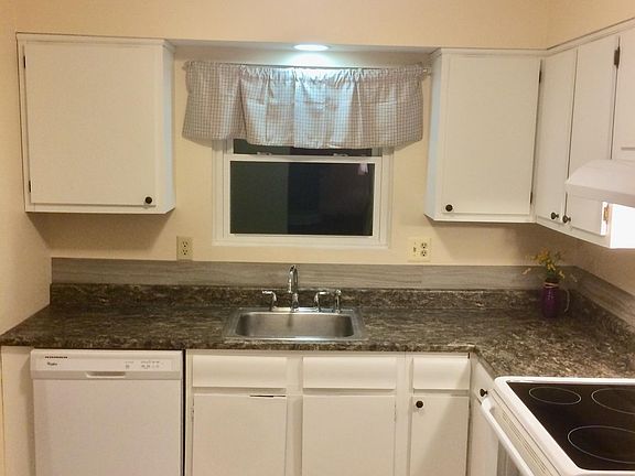 3rd image of 4 Orchard Ln #B