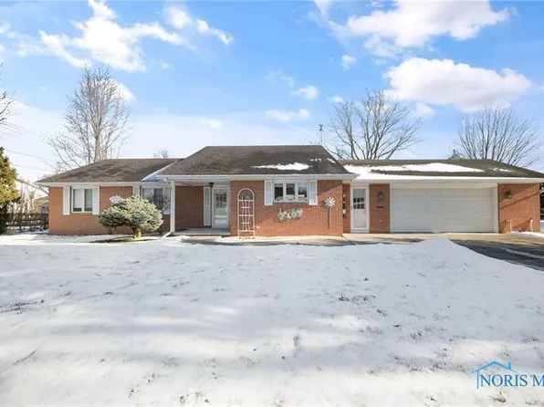 1061 Hickory St, Perrysburg, OH 43551