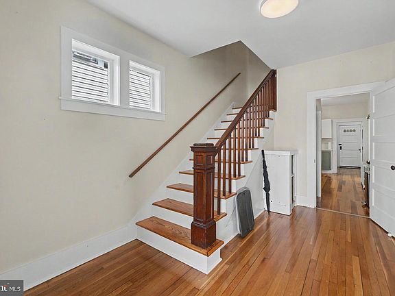 3rd image of 1008 S Cameron St