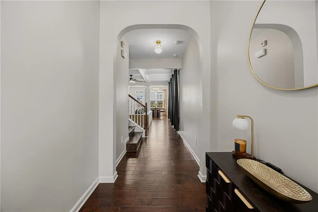 3 bed, 2.5 bath, 1944 sqft, $3,500 — Photo 3