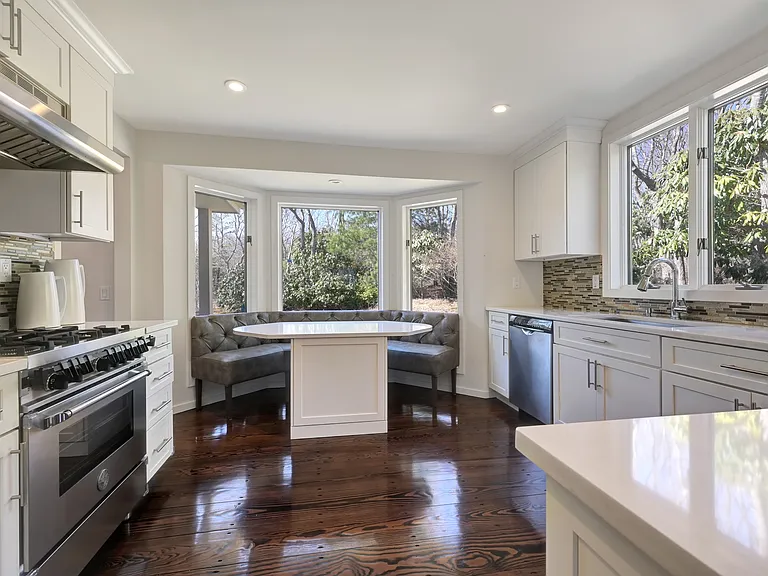 25 Rolling Woods Ct — Photo 6
