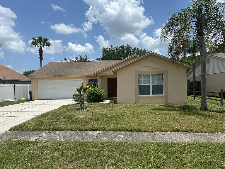 5915 Taywood Dr — Photo 1