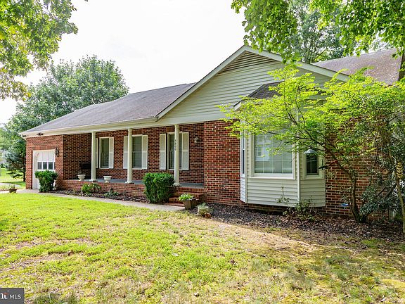 3rd image of 5800 Queens Mill Cir
