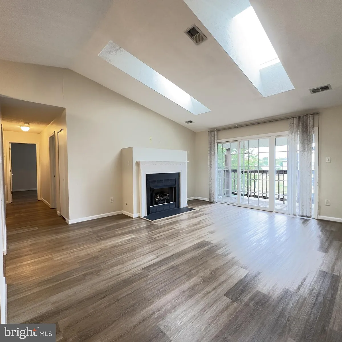 Building Photo - 121 Brookland Ct #5